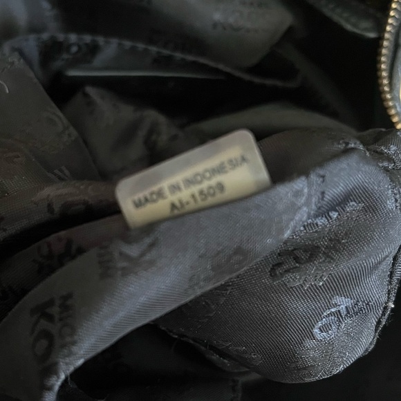 Michael Kors Purse - Picture 10 of 11